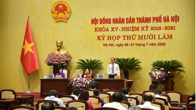  Phó Chủ tịch Thường trực HĐND TP Hà Nội Nguyễn Ngọc Tuấn điều hành thảo luận về Tờ trình và dự thảo Nghị quyết