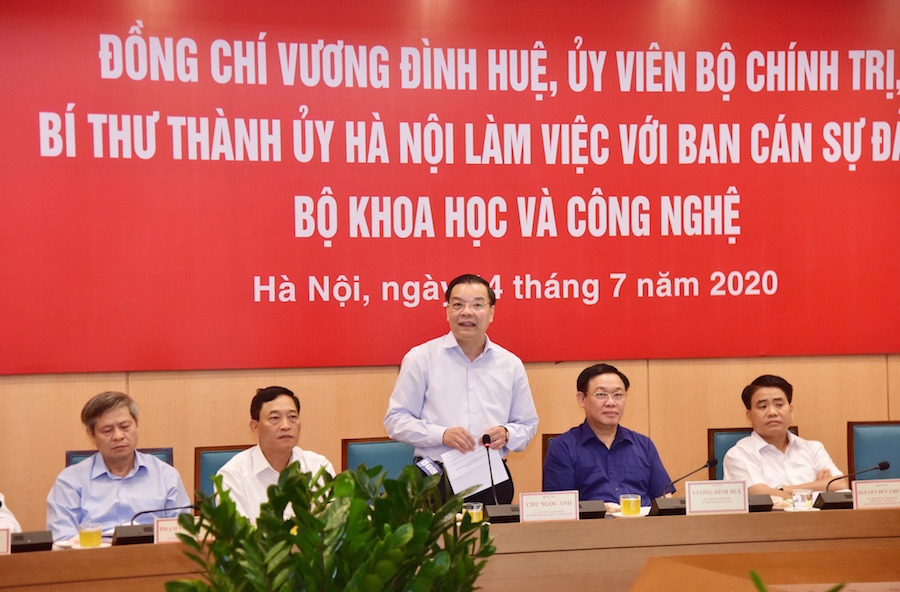 Bộ trưởng Bộ KHCN Chu Ngọc Anh phát biểu tại buổi làm việc.