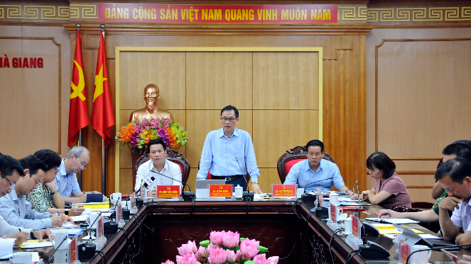 Thứ trưởng Lê Hoài Trung phát biểu tại buổi làm việc
