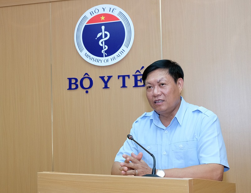 Thứ trưởng Bộ Y tế Đỗ Xuân Tuyên phát biểu tại lễ tiếp nhận (Ảnh Trần Minh)
