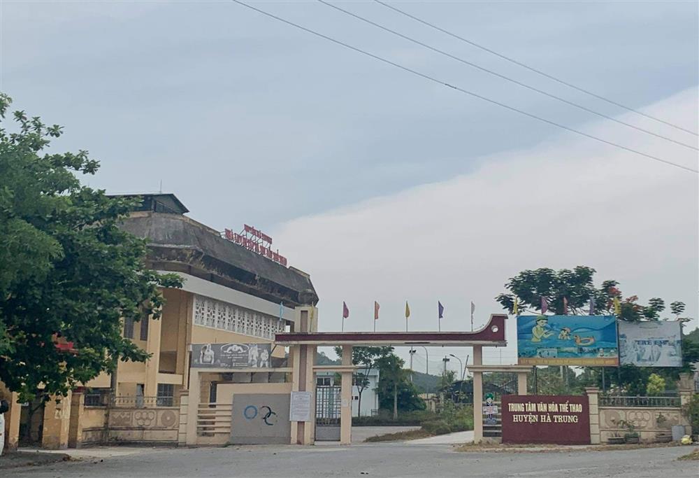 Trung tâm văn hóa thể thao huyện Hà Trung ( ảnh Cao Linh)