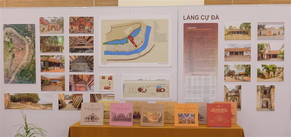 Triển lãm giới thiệu về các ngôi làng tiêu biểu được Viện Bảo tồn di tích tiến hành khảo cứu, điều tra liên tục trong nhiều năm