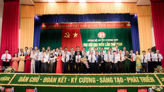Ban chấp hành Đảng bộ Huyện Hương Sơn khóa XXIII, nhiệm kỳ 2020 - 2025 ra mắt Đại hội