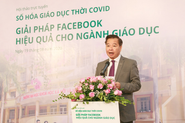 Hiệu trưởng trường Đại học Khoa học Xã hội và Nhân văn, GS.TS. Phạm Quang Minh phát biểu tại hội thảo.