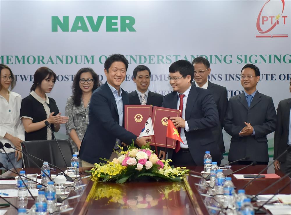 Lễ ký kết hợp tác giữa Naver và Học viện Công nghệ Bưu chính Viễn thông