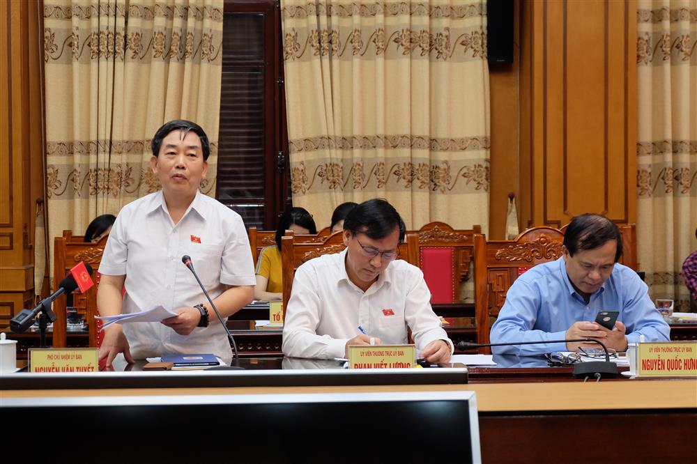 Phó Chủ nhiệm Ủy ban Văn hóa, Giáo dục, Thanh niên, Thiếu niên và Nhi đồng Nguyễn Văn Tuyết phát biểu tại buổi làm việc với UBND tỉnh Thái Bình