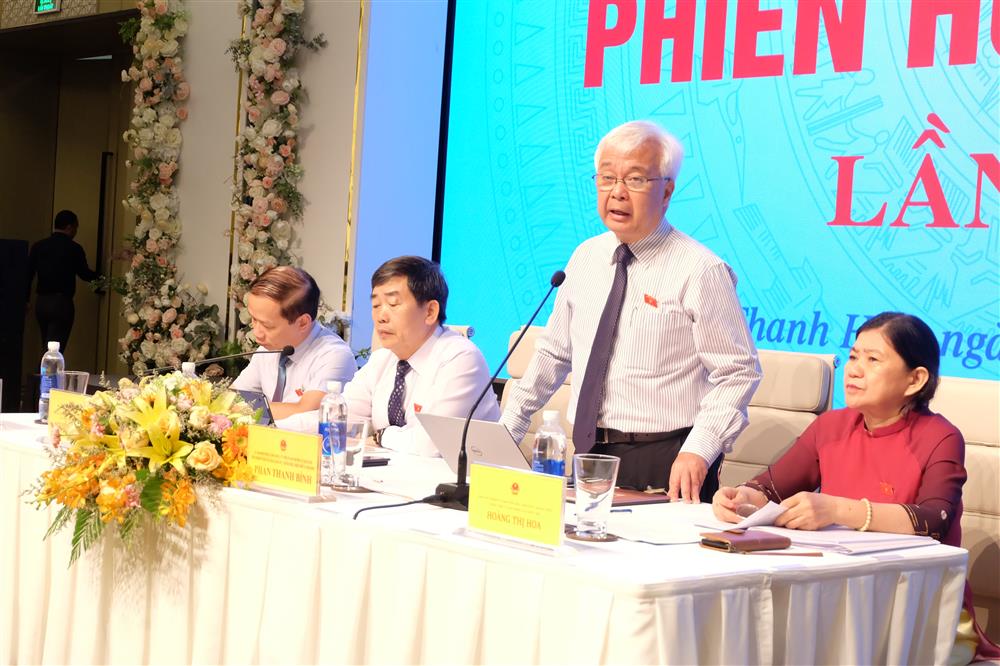 Ủy viên Trung ương Đảng, Chủ nhiệm Ủy ban Văn hóa, Giáo dục, TN, TN và NĐ Phan Thanh Bình chủ trì phiên họp 