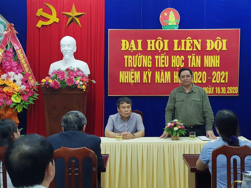 Trưởng Ban Tổ chức Trung ương Phạm Minh Chính làm việc với xã Tân Ninh, huyện Quảng Ninh, tỉnh Quảng Bình