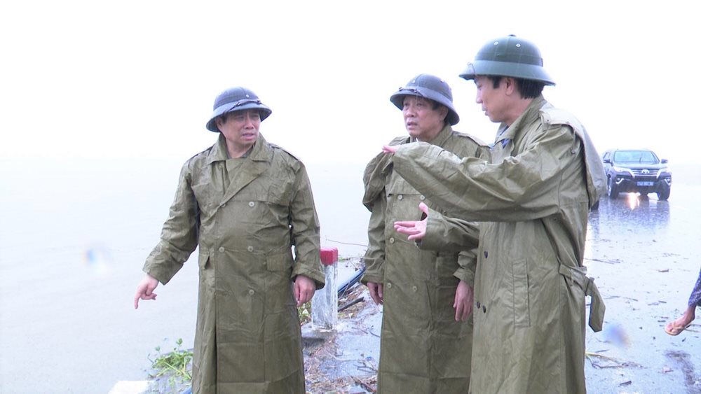 Đoàn công tác kiểm tra công tác khắc phục hậu quả lũ trên địa bàn tỉnh Quảng Trị