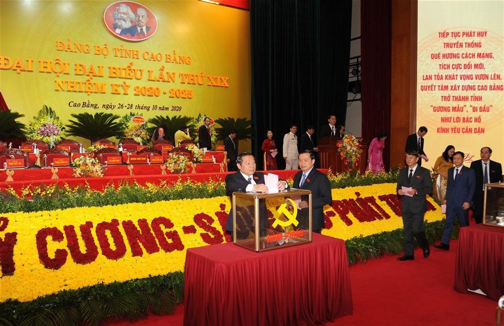 Đại hội tiến hành bầu đoàn đại biểu dự Đại hội đại biểu toàn quốc lần thứ XIII của Đảng