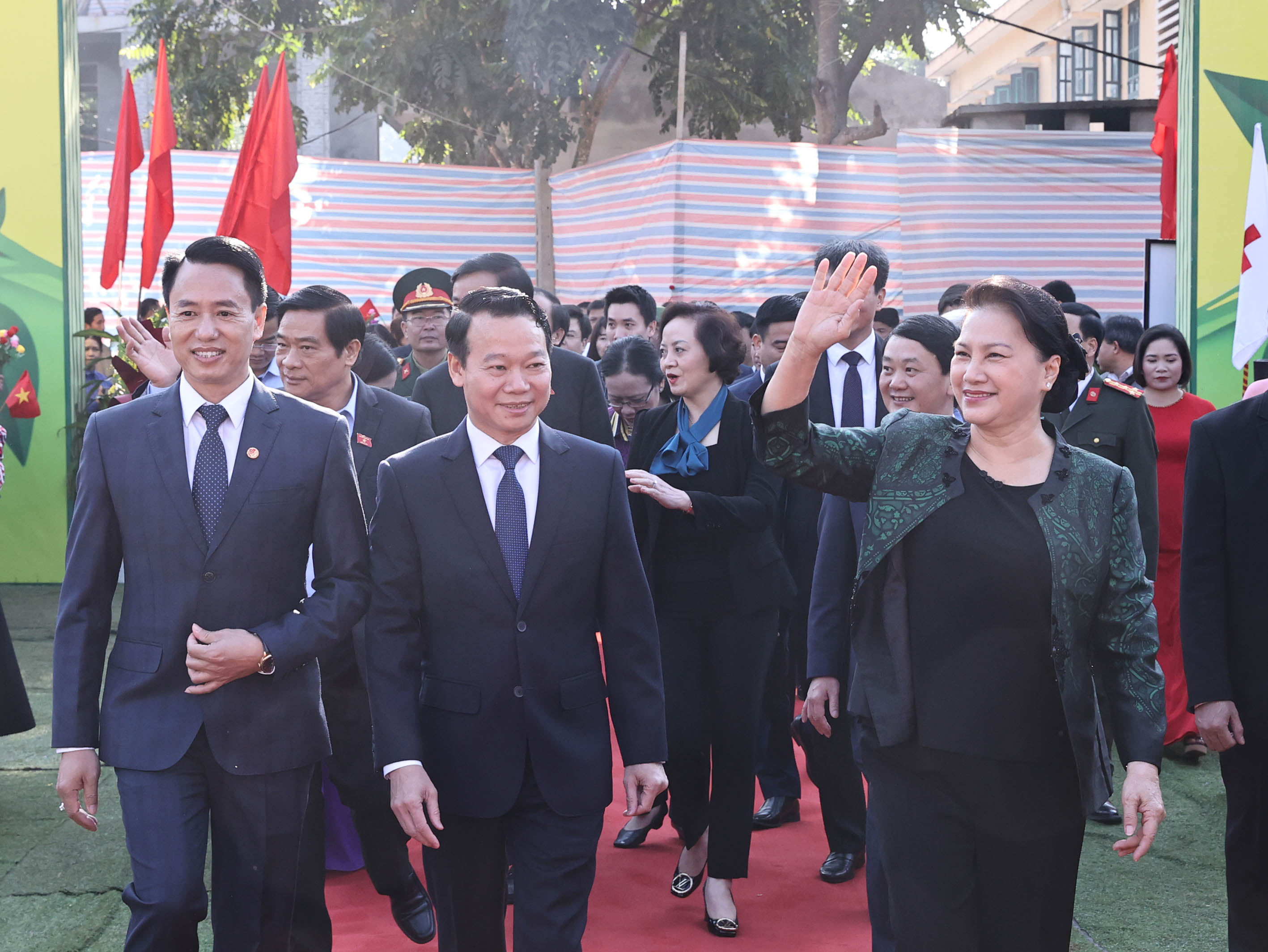 Chủ tịch Quốc hội Nguyễn Thị Kim Ngân đã dự lễ công bố xã Quang Minh đạt chuẩn nông thôn mới 