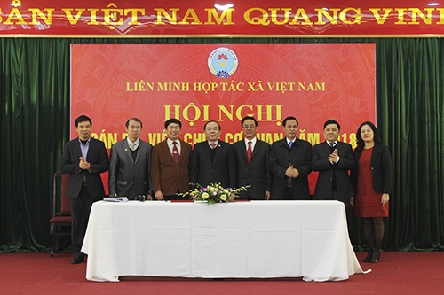 “Đoàn kết - Kỷ cương - Hành động - Sáng tạo - Hiệu quả” là bước đổi mới phương thức, lề lối, tác phong làm việc được Thường trực Liên minh hợp tác xã Việt Nam triển khai thực hiện