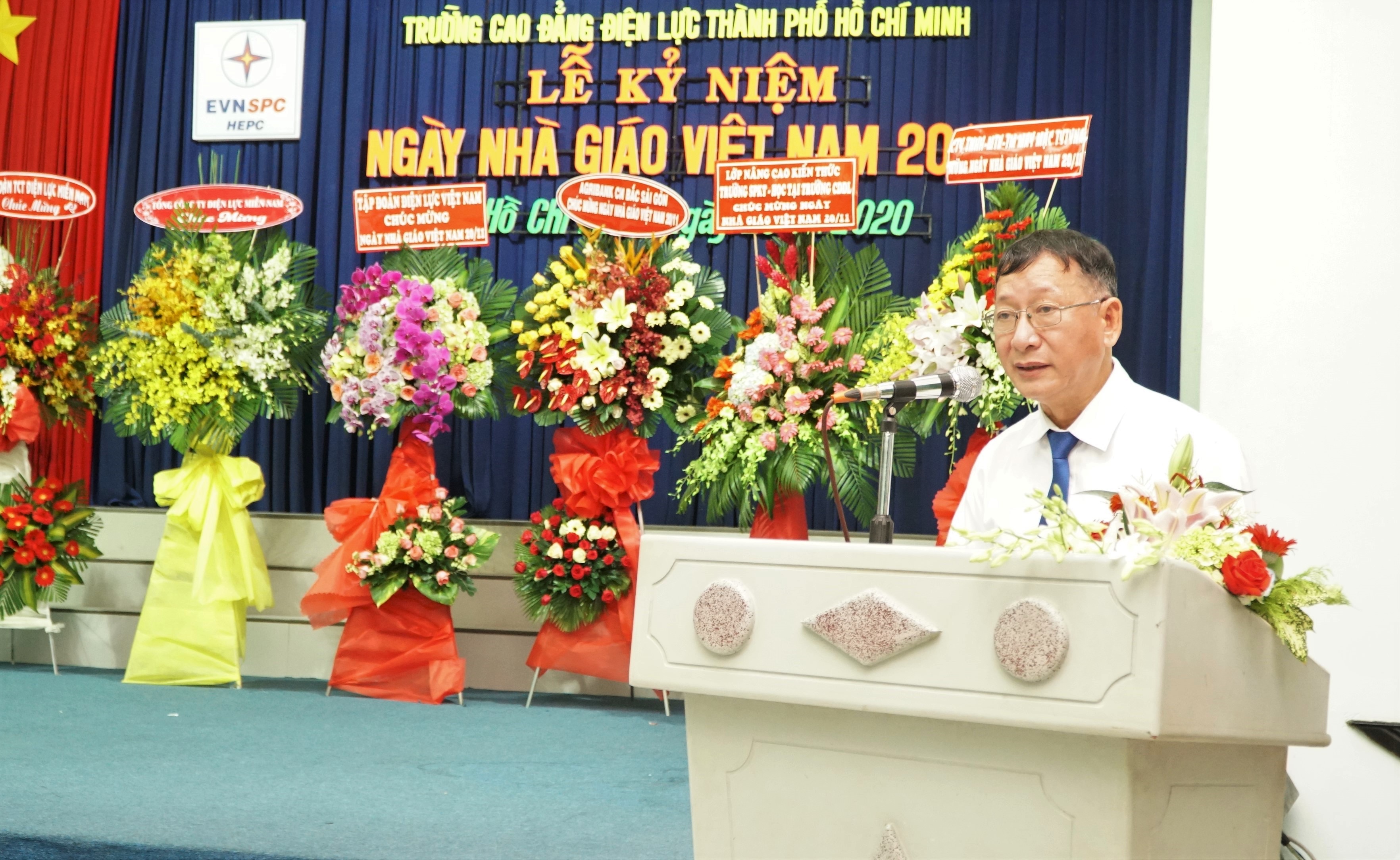	TS. Phạm Xuân Khang – Hiệu trưởng Trường Cao đẳng Điện lực TP.HCM ôn lại những truyền thống, kỷ niệm trong hoạt động của Trường