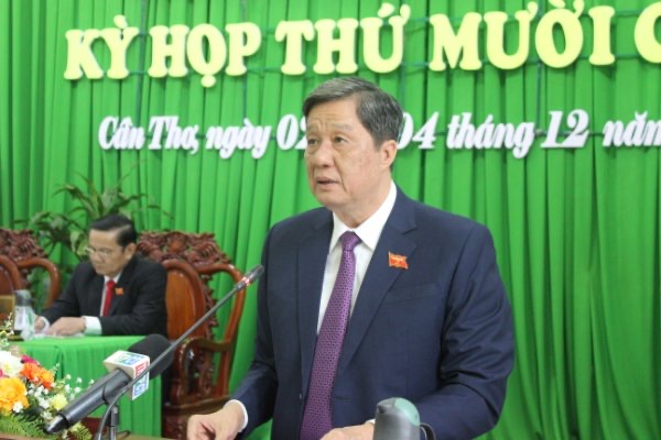 	Chủ tịch HĐND thành phố Cần Thơ phát biểu tại kỳ họp