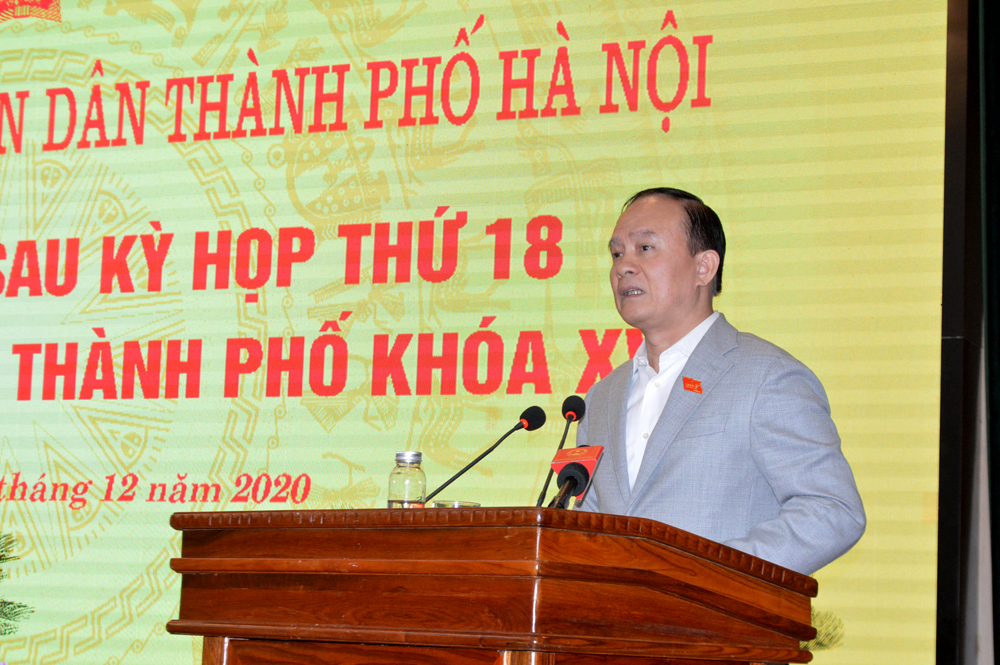 Phó Bí thư Thành ủy, Chủ tịch HĐND thành phố Nguyễn Ngọc Tuấn phát biểu tại buổi tiếp xúc cử tri huyện Hoài Đức