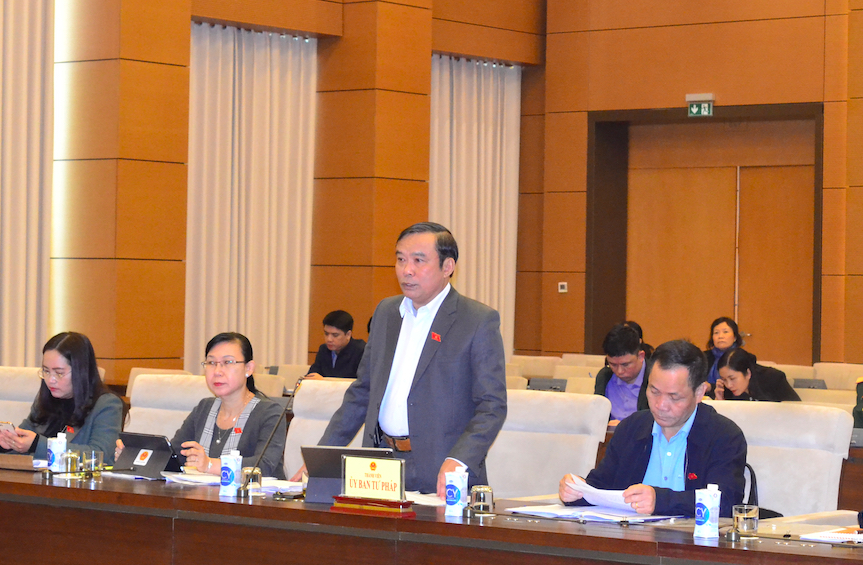 ĐBQH Nguyễn Bá Sơn (Đà Nẵng) phát biểu tại phiên họp toàn thể lần thứ 16 của Ủy ban Tư pháp Ảnh: T.Chi