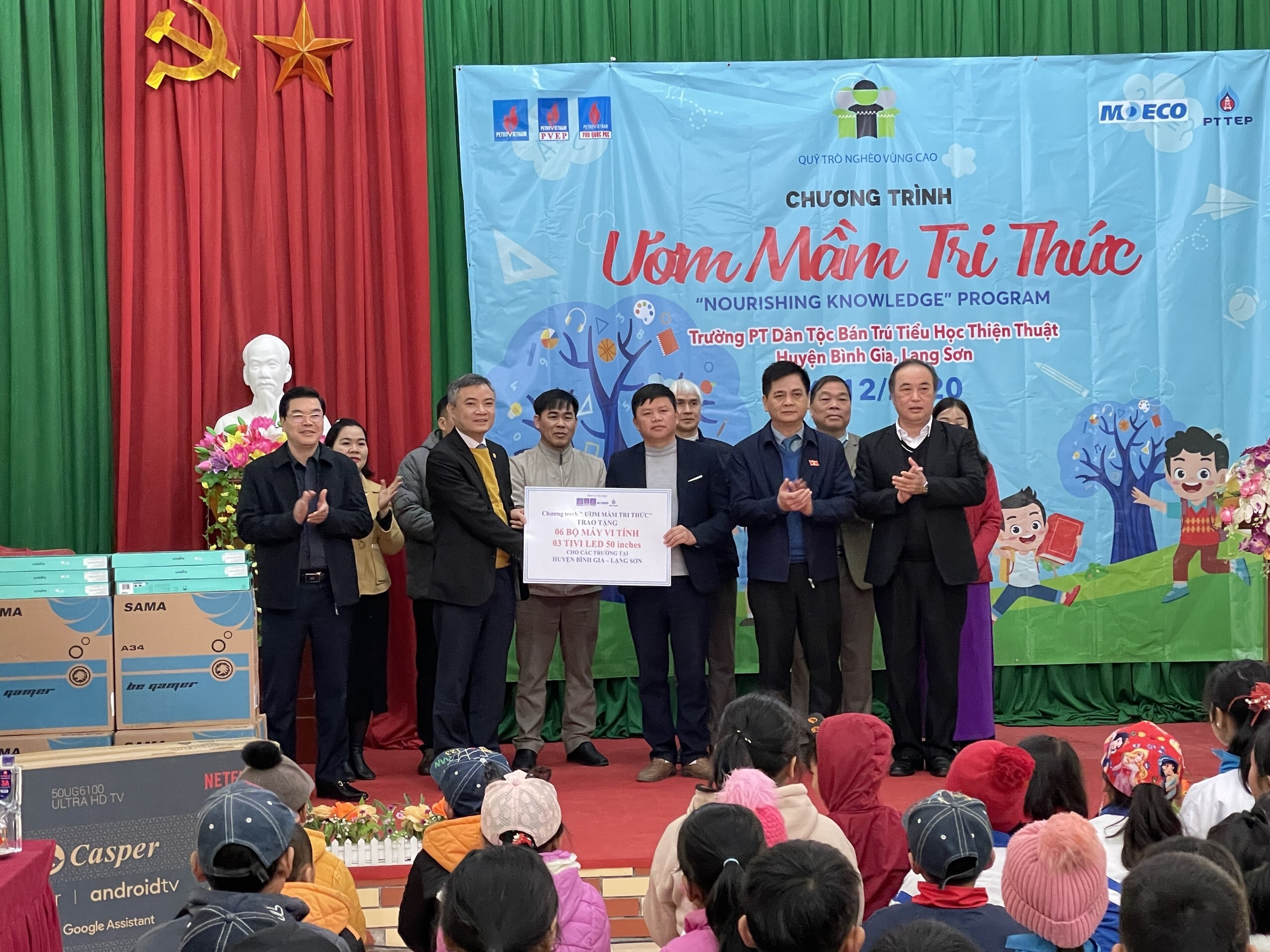 Được sự ủng hộ của Hội đồng Dân tộc của Quốc hội, chương trình đã trao tặng 150 suất học bổng và các trang thiết bị cho các trường tiểu học tại các huyện Bình Gia, Văn Lãng, tỉnh Lạng Sơn