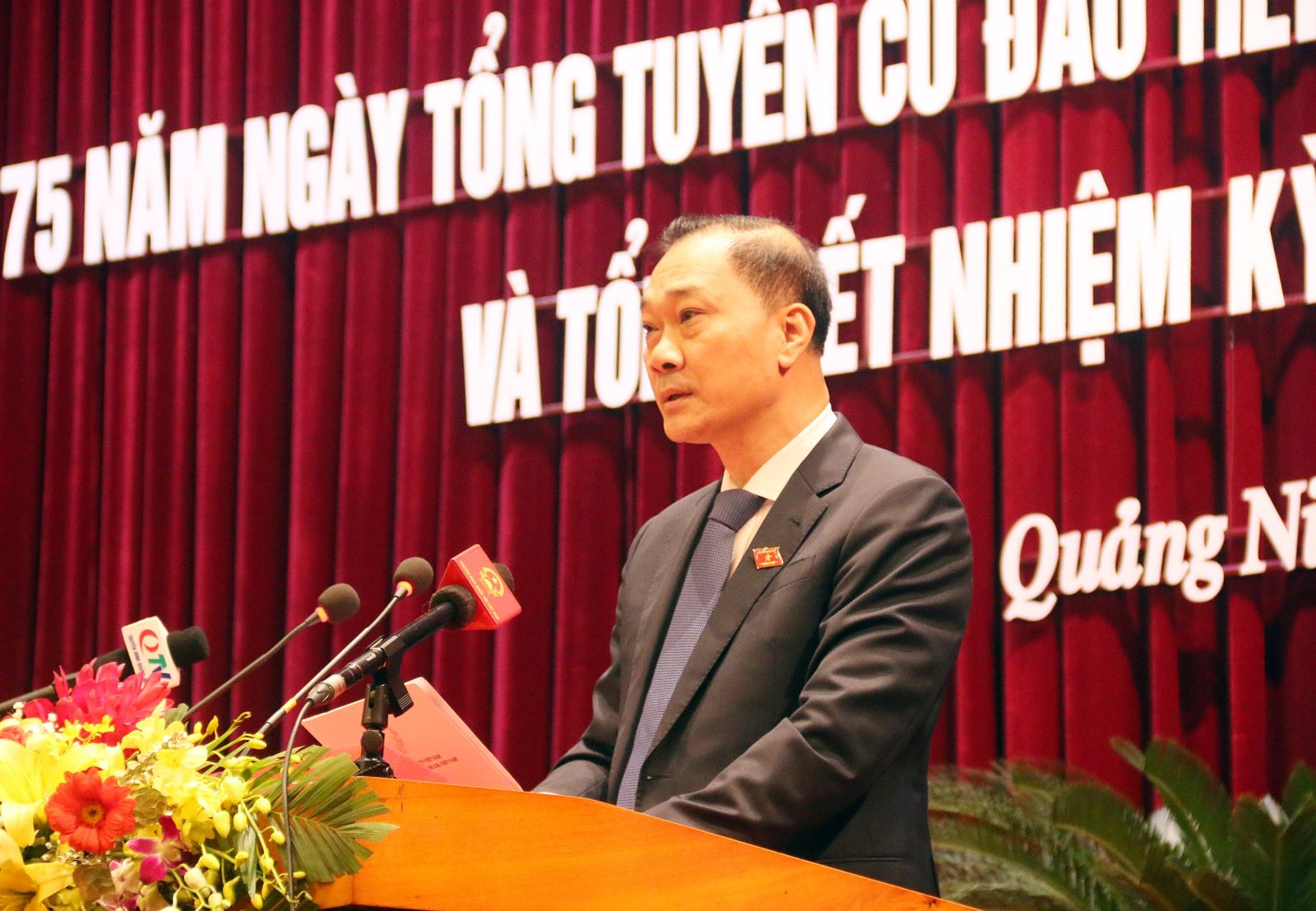 Chủ nhiệm Ủy ban Kinh tế Vũ Hồng Thanh, ĐBQH tỉnh Quảng Ninh đọc diễn văn tại lễ kỷ niệm - M. Tuân