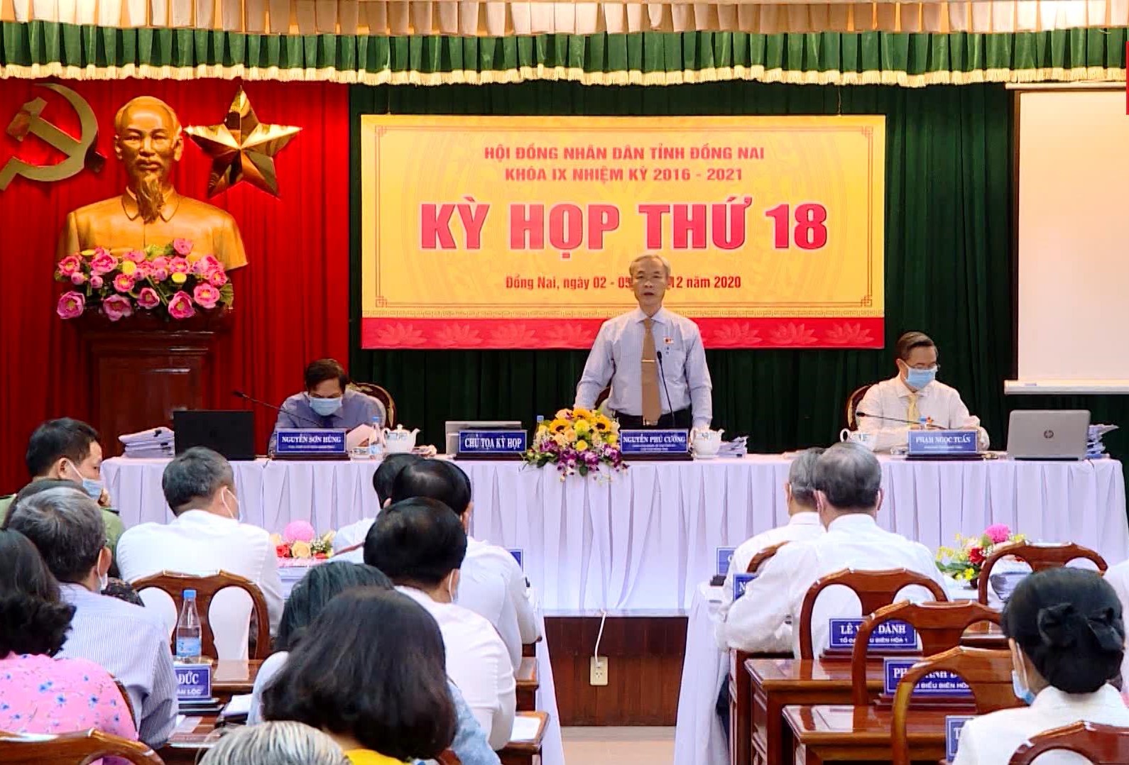 Kỳ họp thứ 18, HĐND tỉnh Đồng Nai Khóa IX - ẢNH T. PHƯỚC