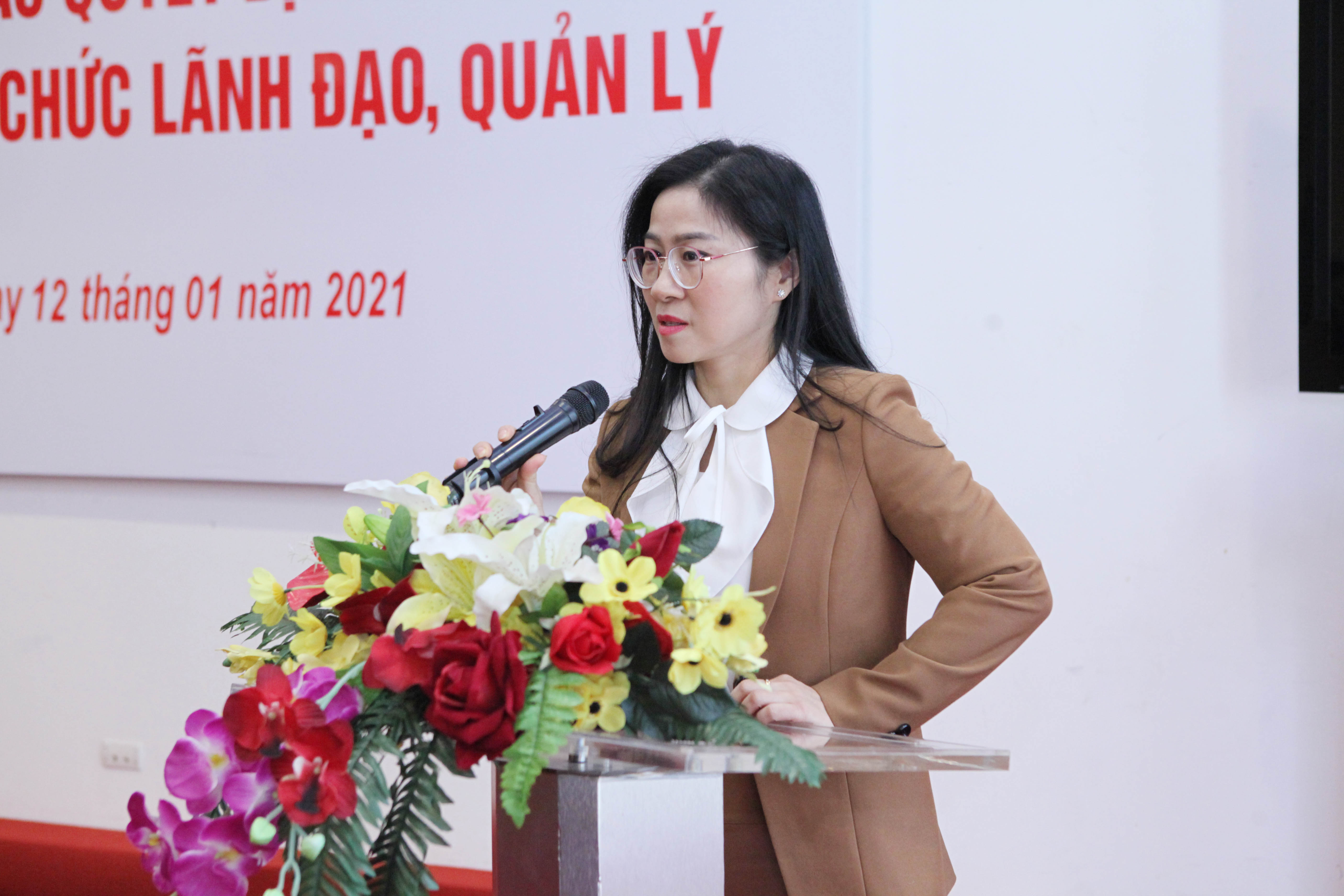 	Tân Phó Vụ trưởng Vụ Kế hoạch-Tài chính Nguyễn Thị Hoàng Vân phát biểu tại buổi Lễ