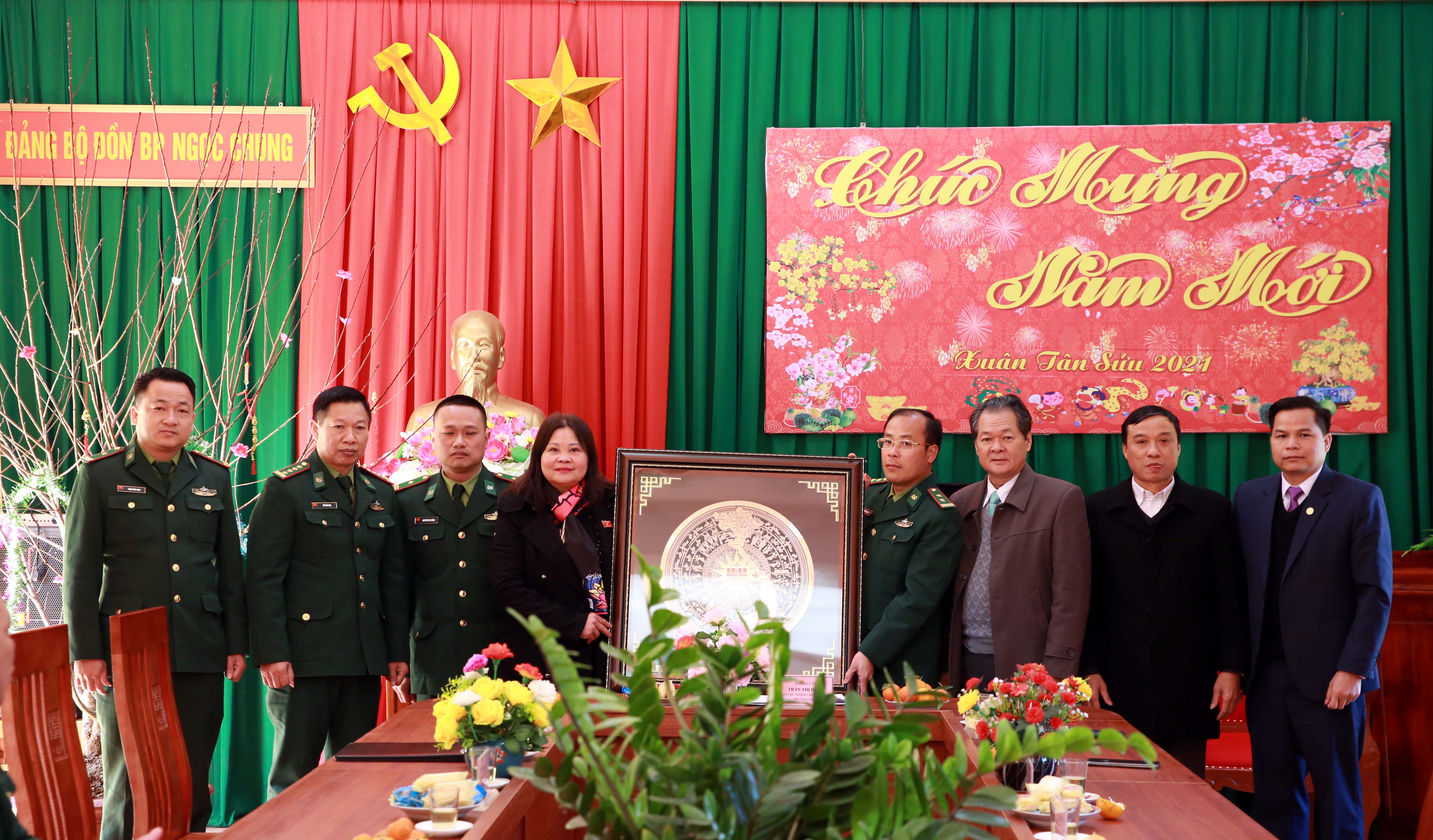 Đoàn công tác của Thường trực Uỷ ban Pháp luật thăm và tặng quà tại Đồn biên phòng Ngọc Chung huyện Trùng Khánh, tỉnh Cao Bằng.