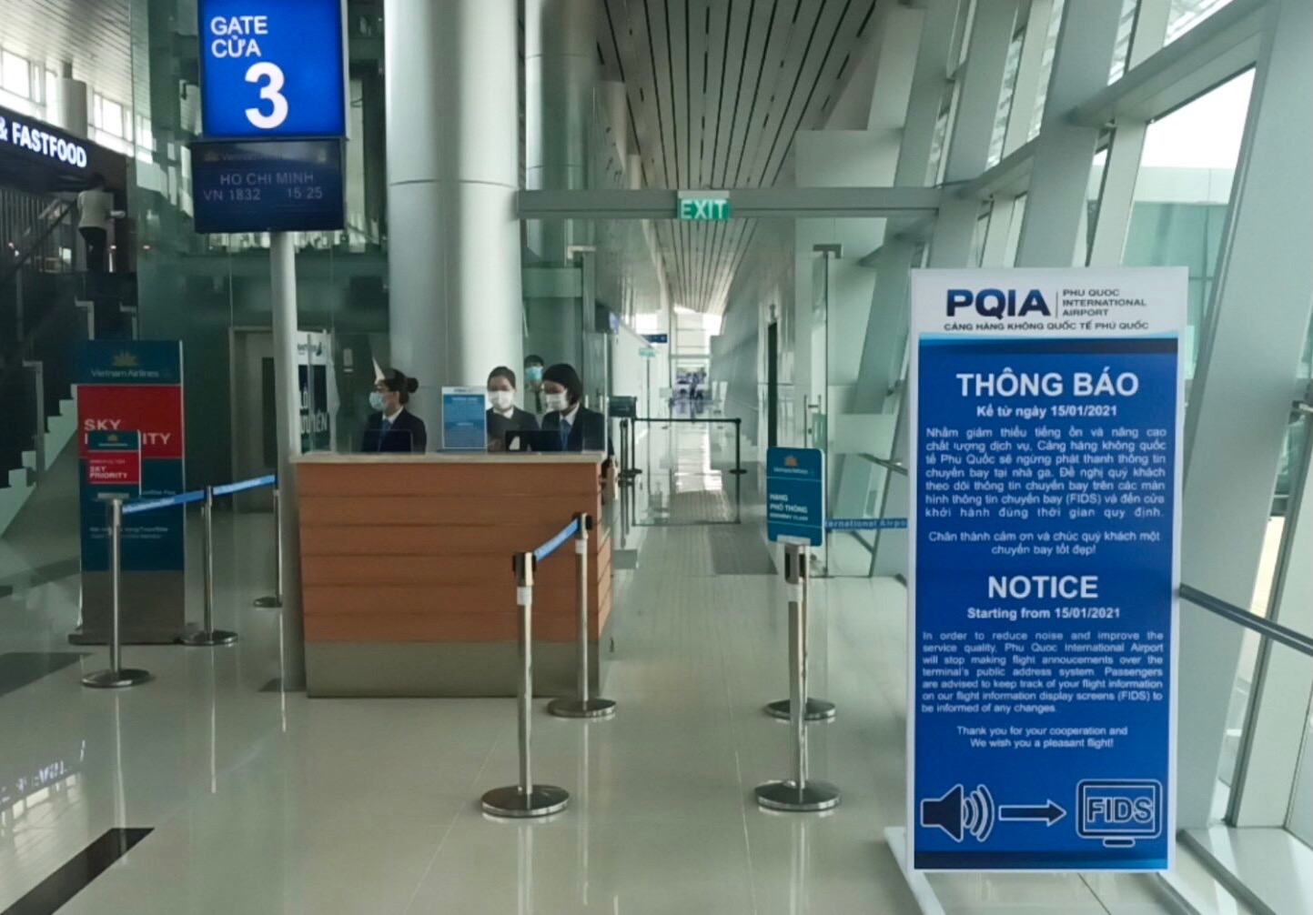 Vietnam Airlines đã xây dựng kế hoạch nhằm hỗ trợ hành khách trong việc theo dõi, cập nhật thông tin chuyến bay để tránh lỡ chuyến tại sân bay Phú Quốc 