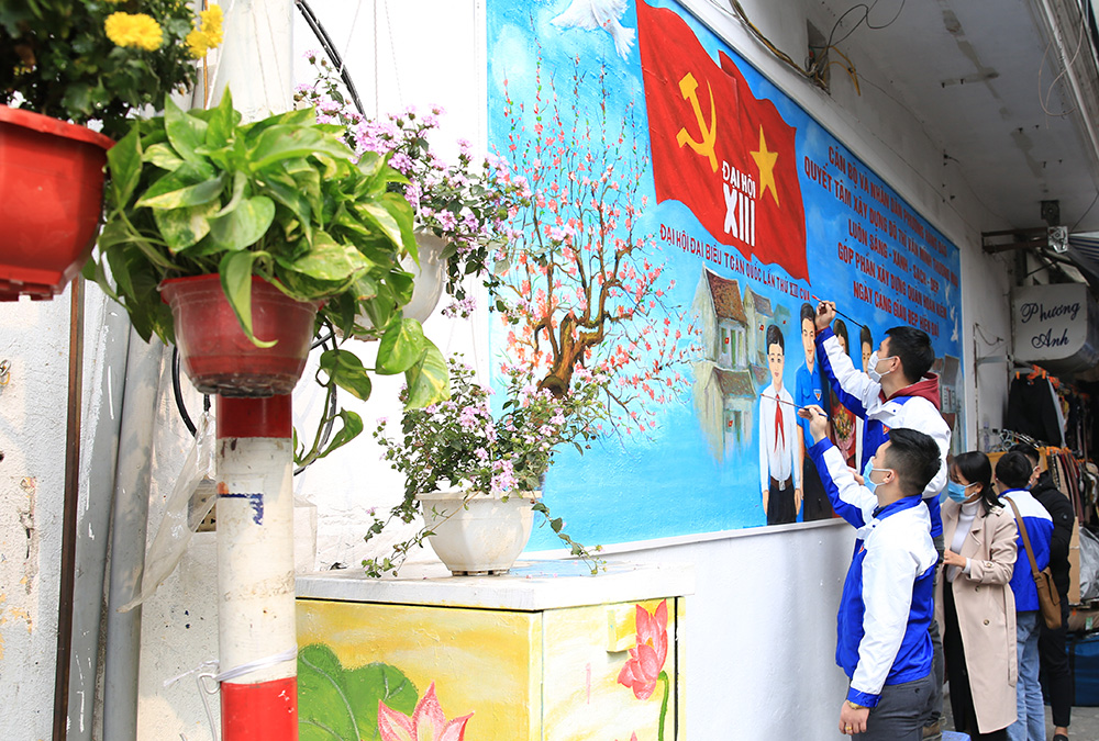 	Cán bộ, đảng viên và các tầng lớp Nhân dân hướng về sự kiện quan trọng của Đảng, của đất nước bằng những việc hết sức thiết thực, ý nghĩa - Quang Thái