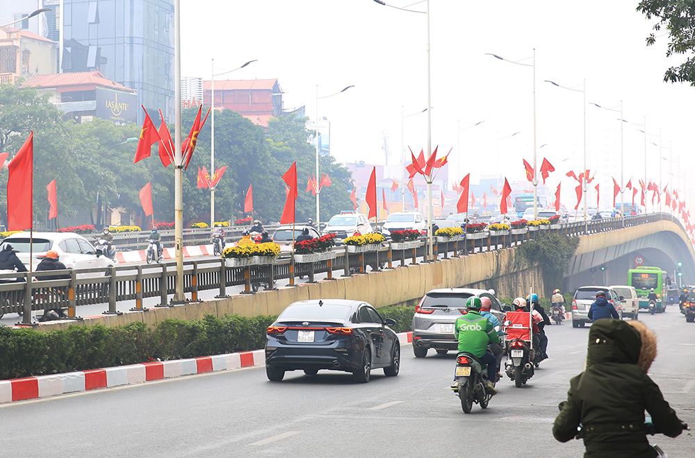 	Đường phố Thủ đô rực rỡ cờ hoa chào mừng Đại hội Đại biểu toàn quốc lần thứ XIII của Đảng