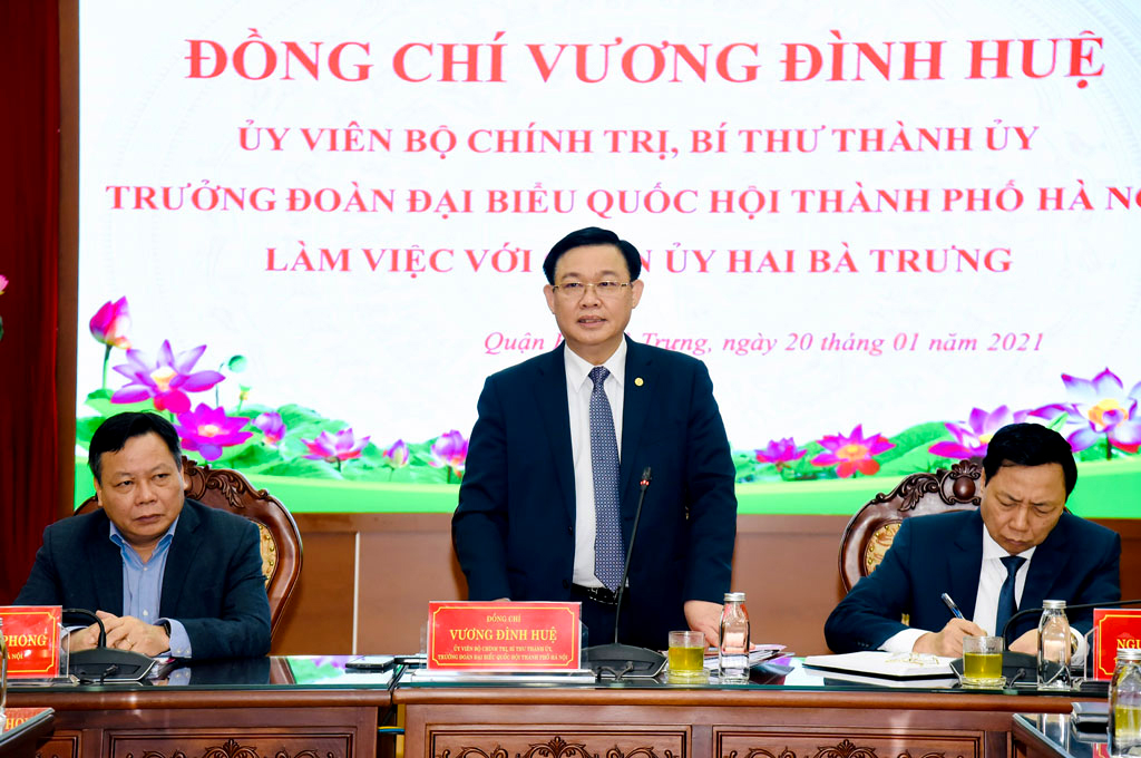 	Bí thư Thành uỷ Vương Đình Huệ phát biểu tại buổi làm việc với Quận uỷ Hai Bà Trưng.