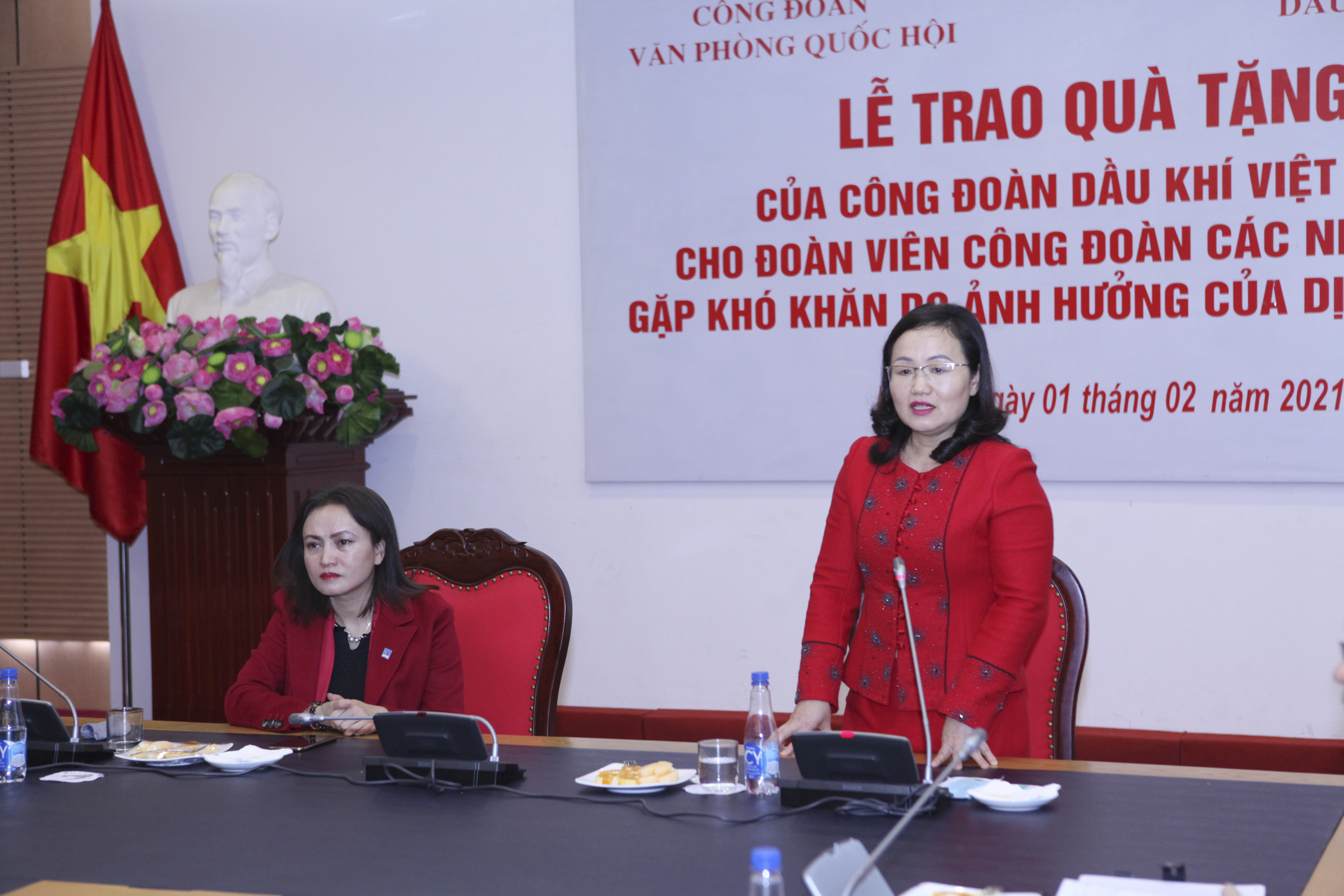 	Phó Chủ nhiệm Văn phòng Quốc hội, Chủ tịch Công đoàn Văn phòng Quốc hội Phạm Thuý Chinh phát biểu tại buổi Lễ