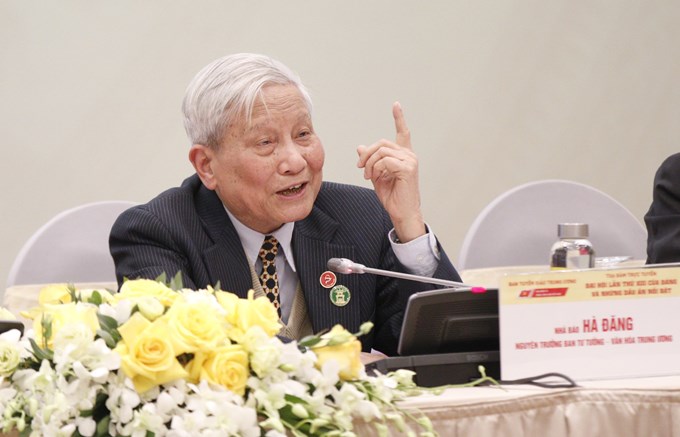 	nguyên Trưởng Ban Tư tưởng – Văn hóa Trung ương Hà Đăng chia sẻ những dấu ấn với Đại hội lần thứ XIII của Đảng Ảnh: Lê Bình