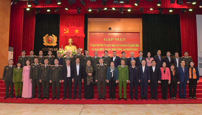 Chủ tịch Quốc hội Nguyễn Thị Kim Ngân, Bộ trưởng Tô Lâm cùng các đại biểu dự buổi gặp mặt