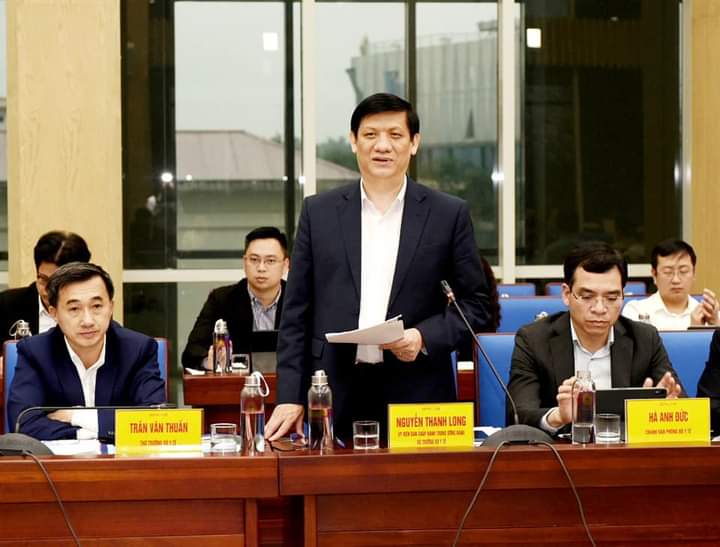 Bộ trưởng Bộ Y tế Nguyễn Thanh Long phát biểu tại cuộc họp