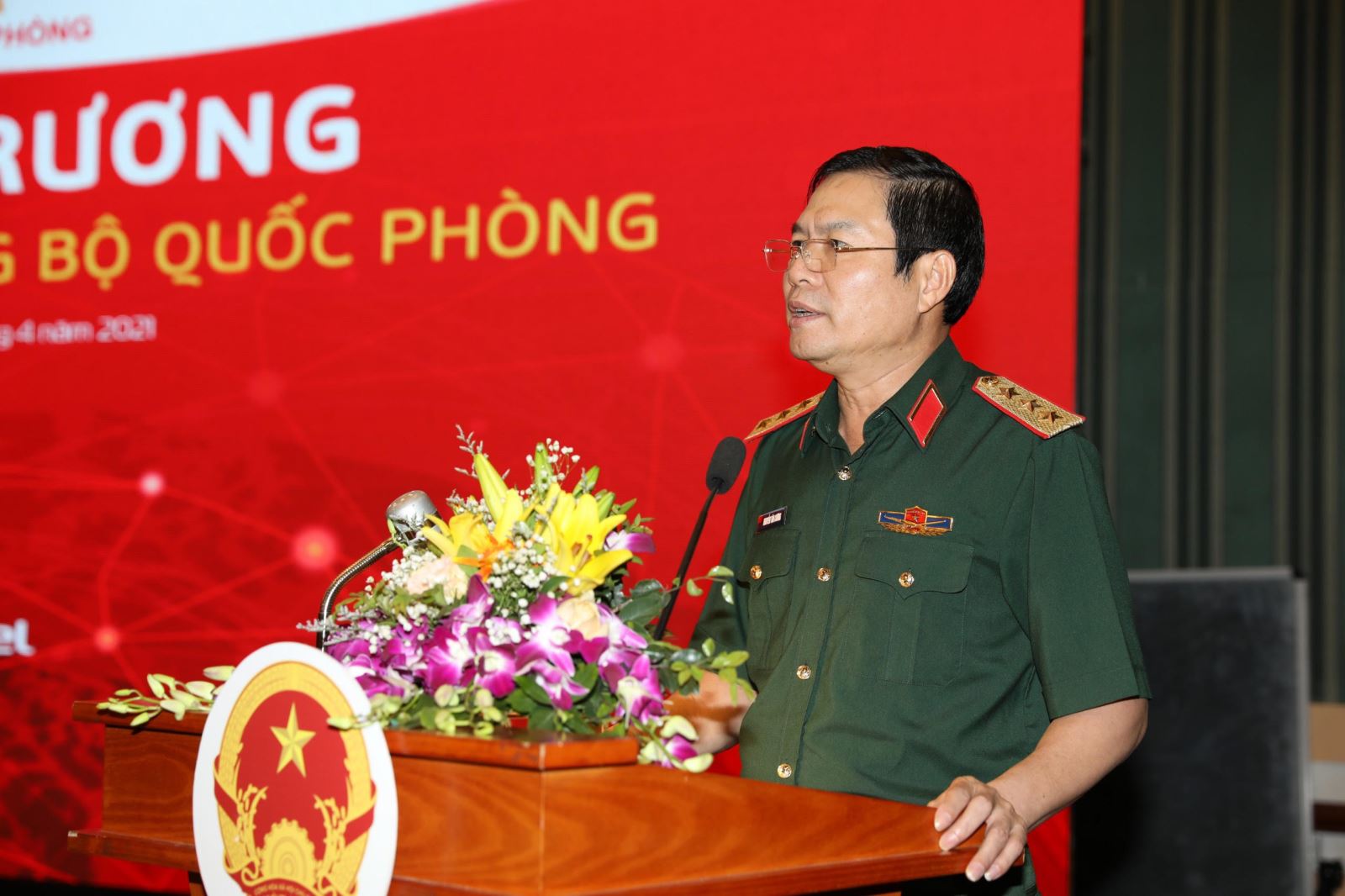 Thượng tướng Nguyễn Tân Cương phát biểu chỉ đạo tại buổi lễ khai trương Cổng dịch vụ công Bộ Quốc phòng - Ảnh: Trọng Toàn