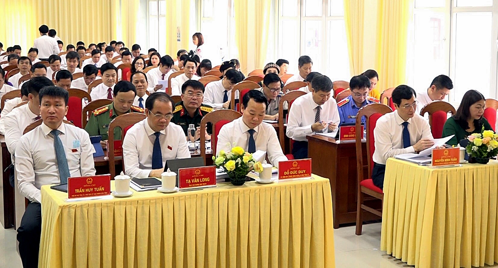 		Các đại biểu tham dự kỳ họp tổng kết hoạt động của HĐND tỉnh Yên Bái nhiệm kỳ 2016 - 2021