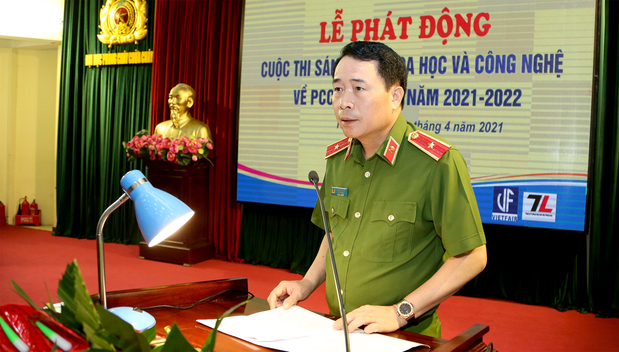 Thứ trưởng Bộ Công an, Thiếu tướng Lê Quốc Hùng phát biểu tại buổi lễ