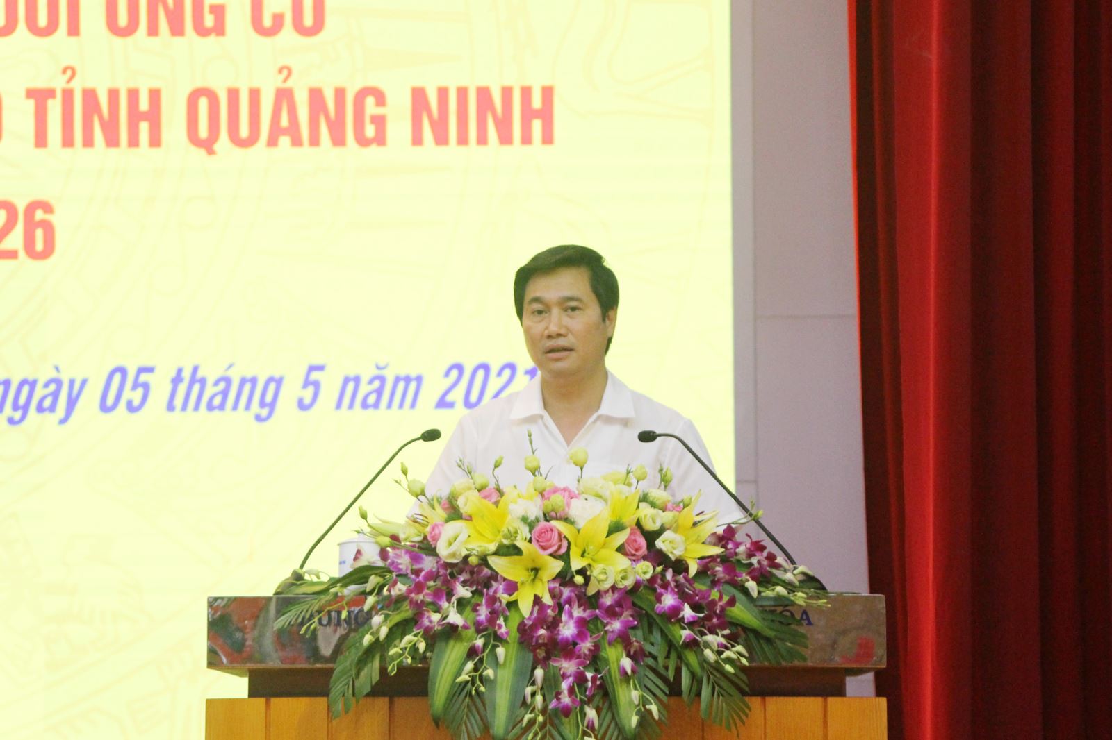 Phó Bí thư Tỉnh ủy, Chủ tịch UBND tỉnh Nguyễn Tường Văn phát biểu tại hội nghị