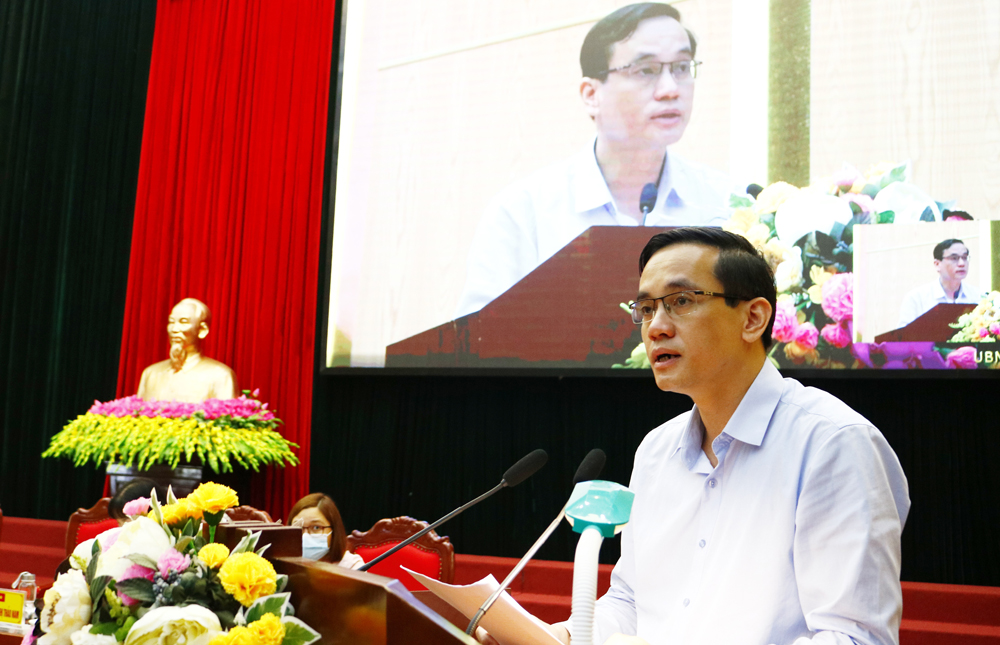Ứng cử viên trình bày chương trình hành động trước cử tri huyện Thanh Ba