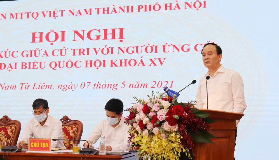 Phó Bí thư Thành ủy, Bí thư Đảng đoàn, Chủ tịch HĐND thành phố Hà Nội Nguyễn Ngọc Tuấn trình bày chương trình hành động.