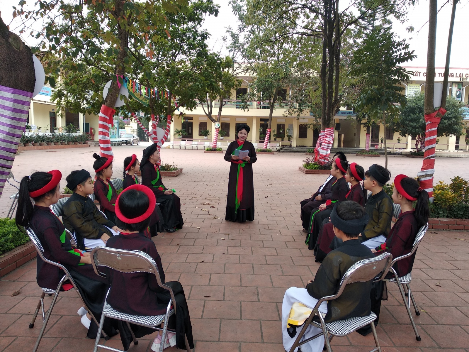 	Dạy hát dân ca Quan họ Bắc Ninh trong các nhà trường. Ảnh: Đăng Chung