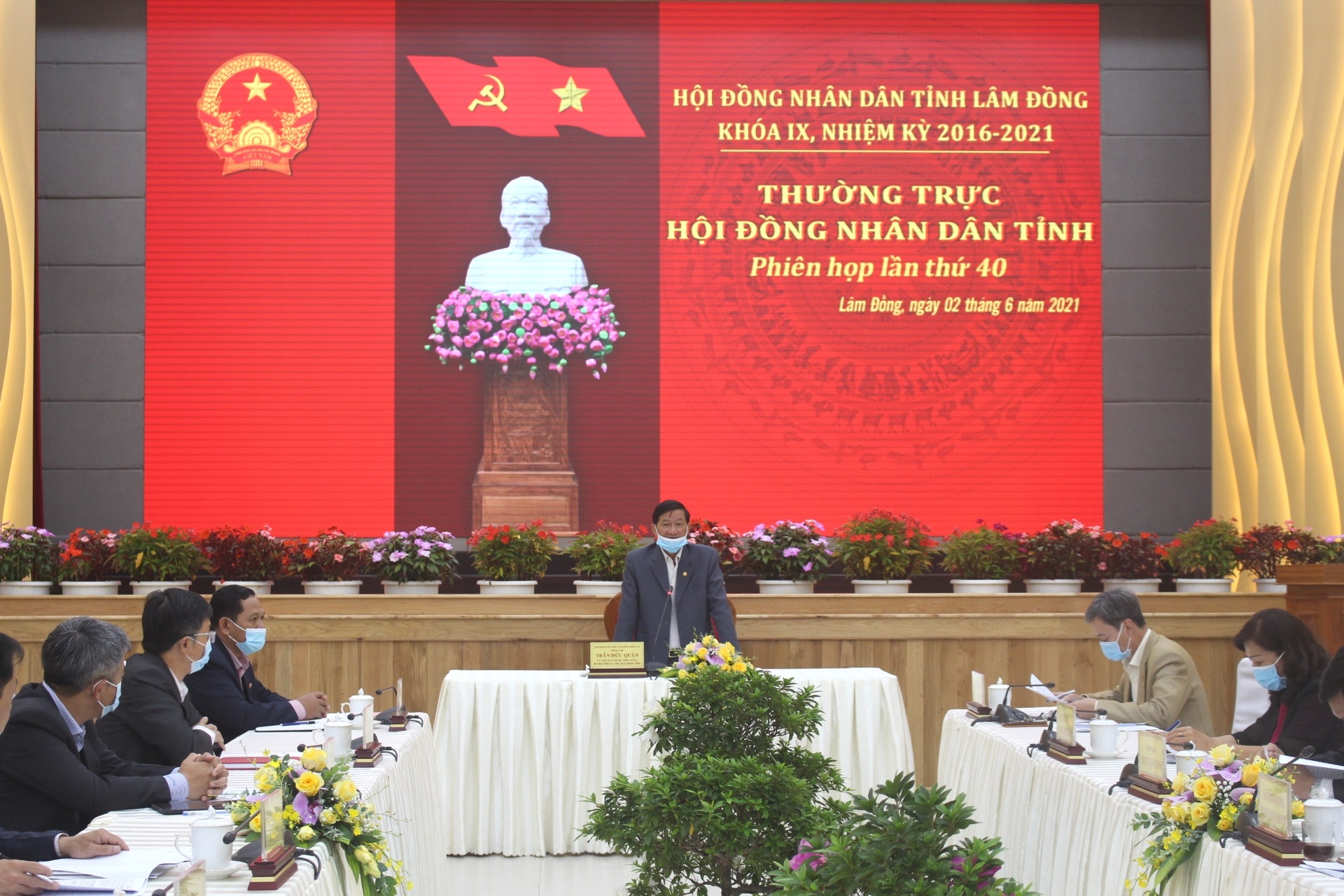 Phiên họp thứ 40 của Thường trực HĐND tỉnh Lâm Đồng cho ý kiến về Kỳ họp thứ Nhất của HĐND tỉnh Khóa X - ẢNH L. NGUYÊN