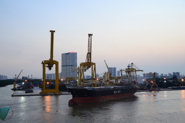 Doanh nghiệp kiến nghị TP Hồ Chí Minh lùi thời gian thu phí hạ tầng cảng biển sang năm 2022. Ảnh minh hoạ: Cảng vụ hàng hải TP Hồ Chí Minh