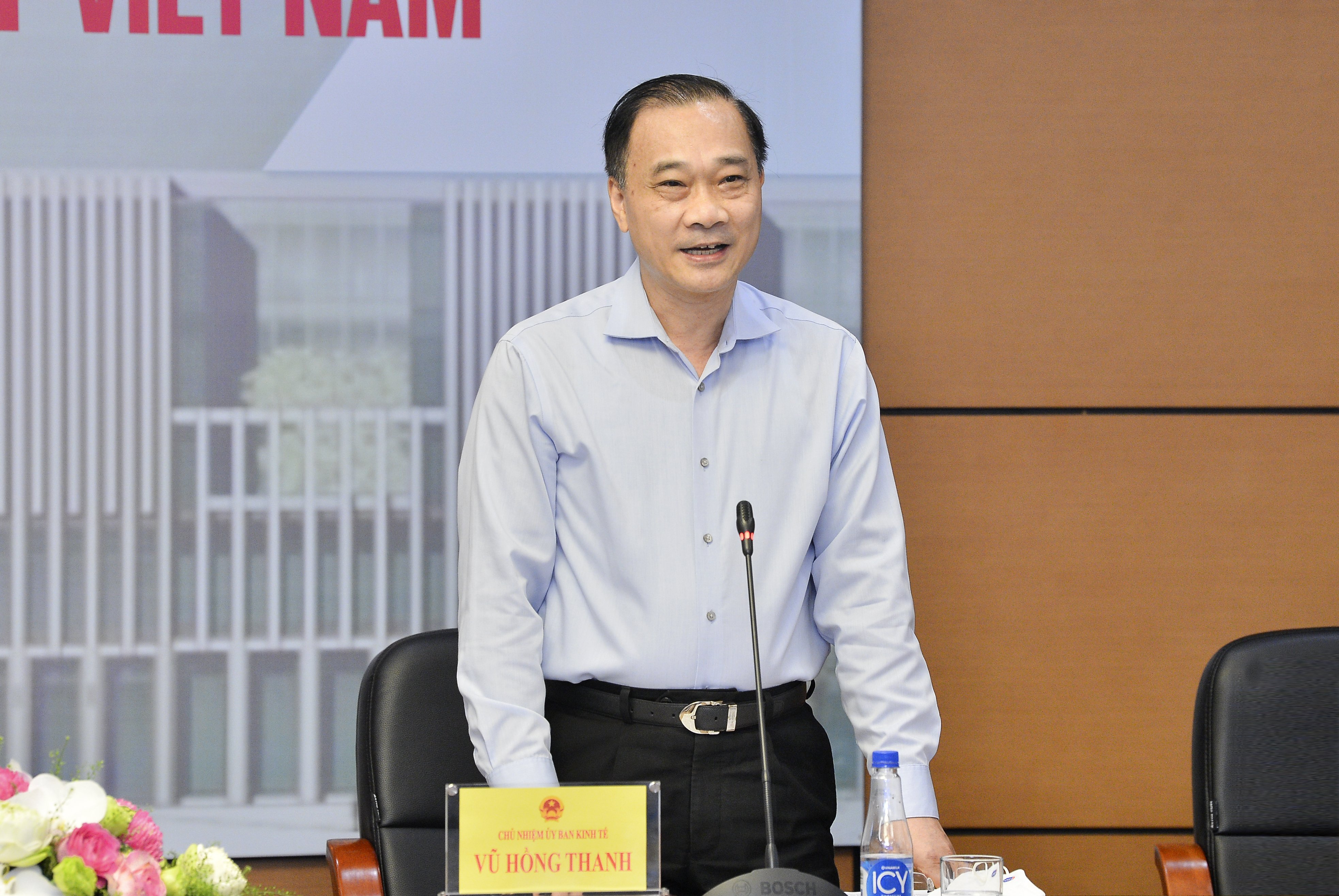 Chủ nhiệm Ủy ban Kinh tế Vũ Hồng Thanh phát biểu kết thúc phiên họp. Ảnh: Q.Khánh