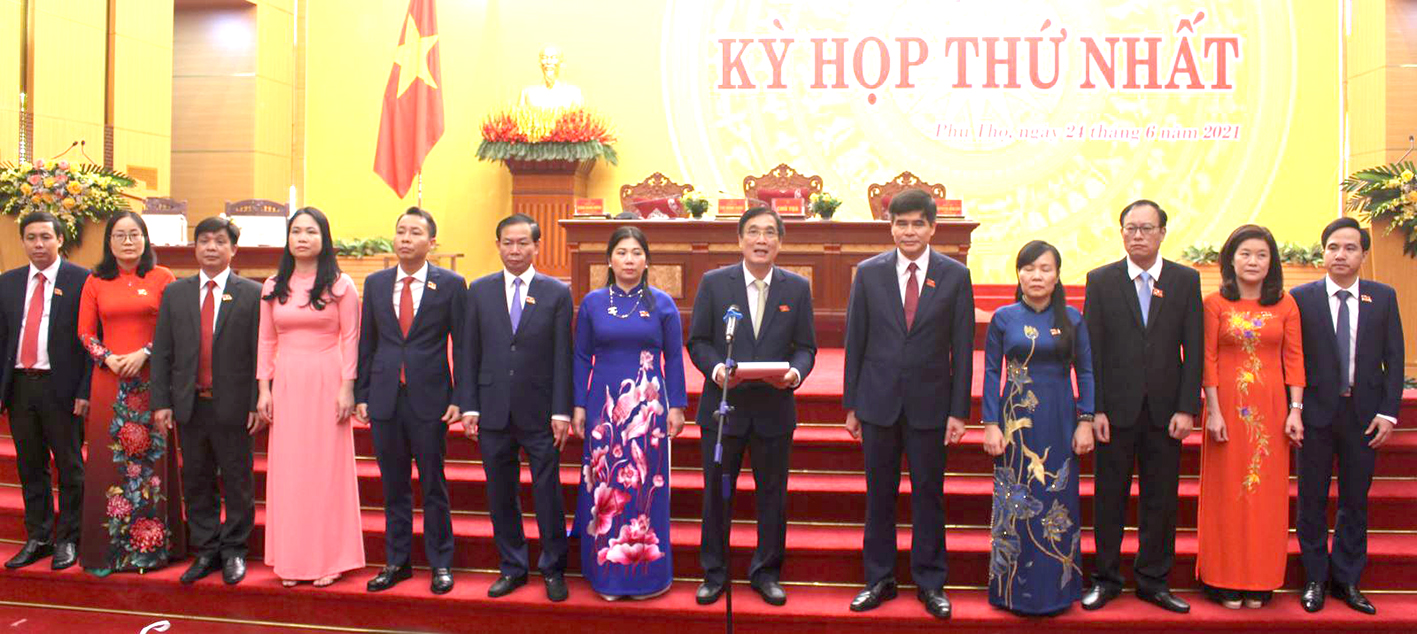 	Thường trực HĐND tỉnh Khóa XIX, nhiệm kỳ 2021 - 2026 ra mắt tại kỳ họp