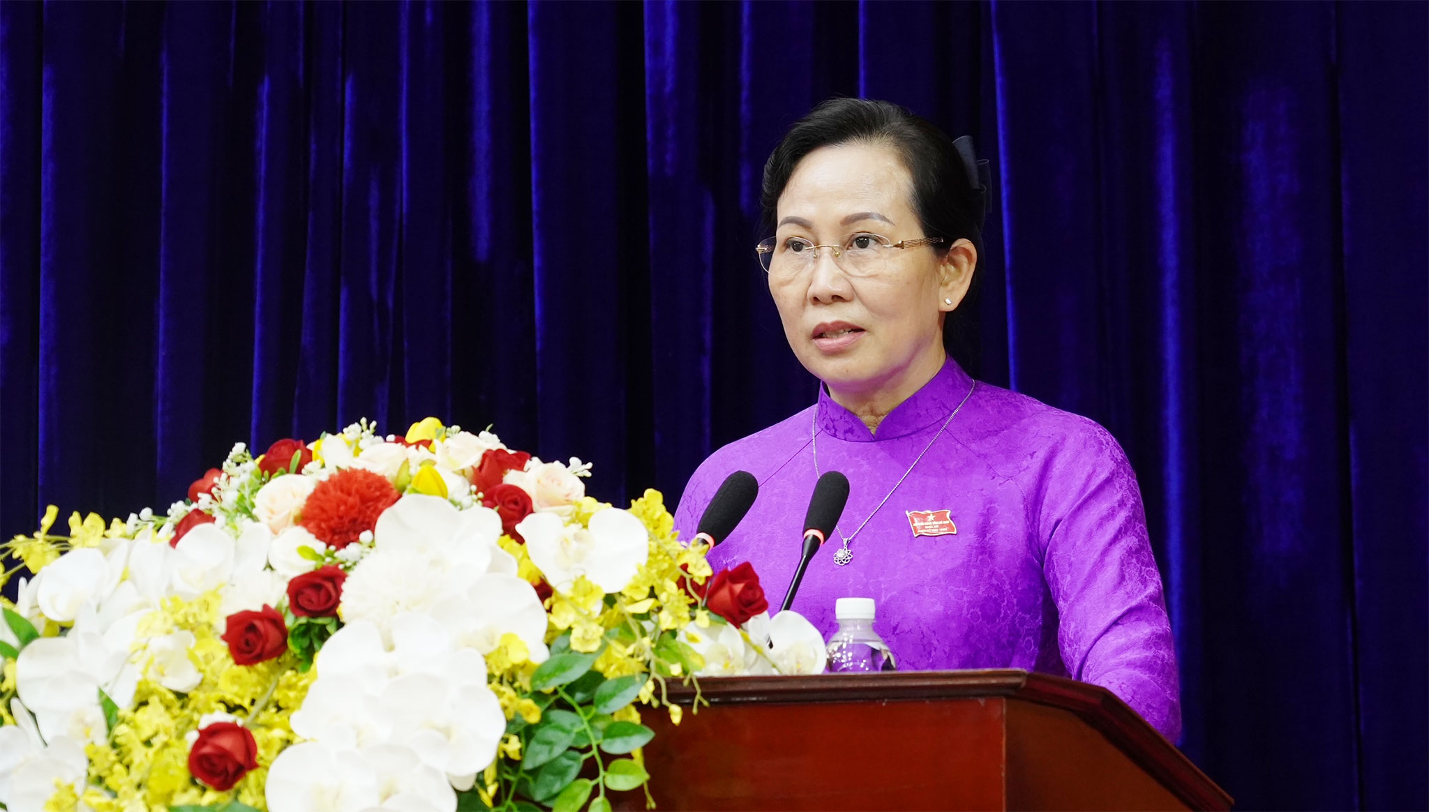 Ủy viên Trung ương Đảng, Bí thư Tỉnh ủy, Chủ tịch HĐND tỉnh Khóa XIX Lê Thị Thủy phát biểu nhận nhiệm vụ