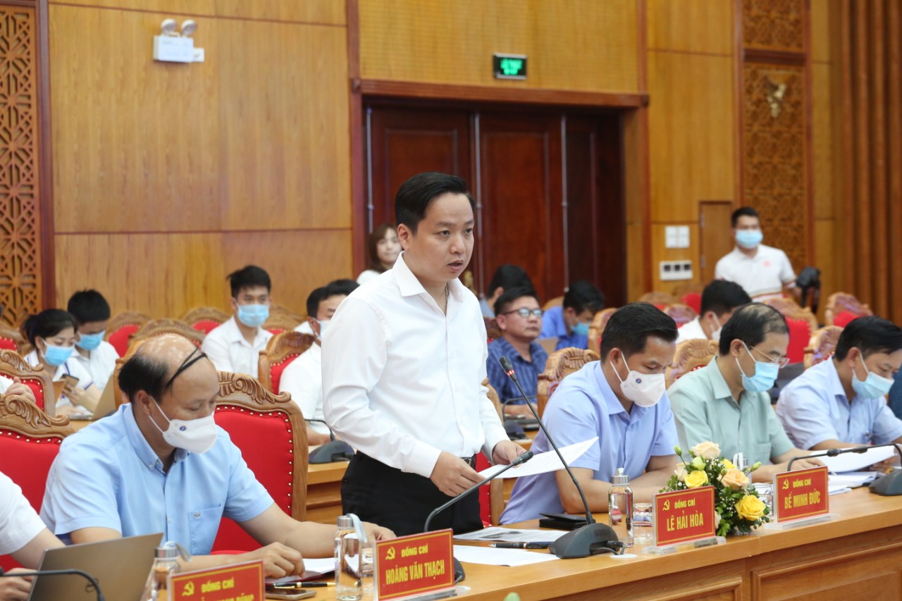 Phó chủ tịch tỉnh Cao Bằng Lê Hải Hòa phát biểu tại cuộc họp
