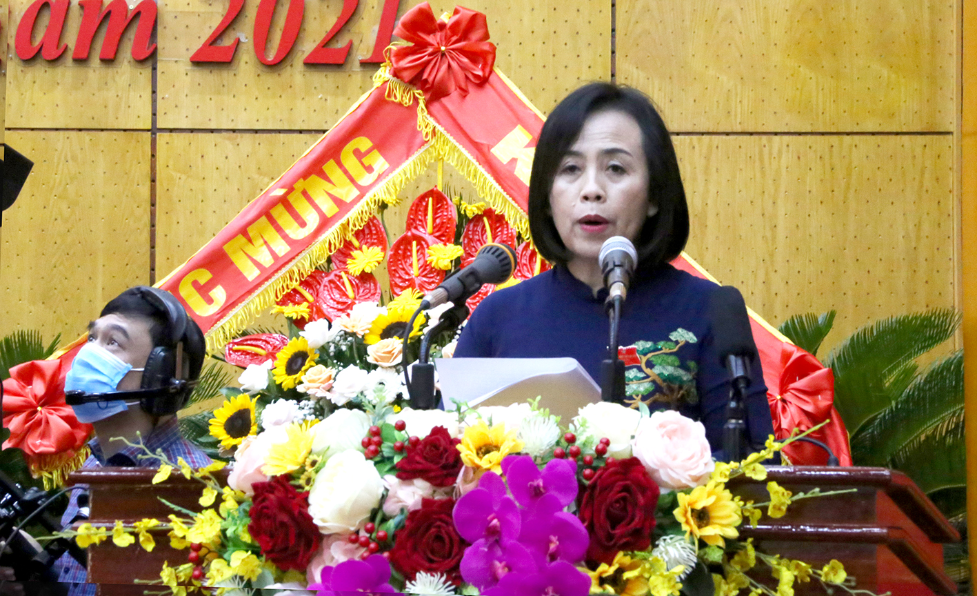 	Ủy viên Ban thường vụ Trung ương, Tỉnh ủy viên, Chủ tịch HĐND tỉnh Lạng Sơn Đoàn Thị Hậu phát biểu tại kỳ họp