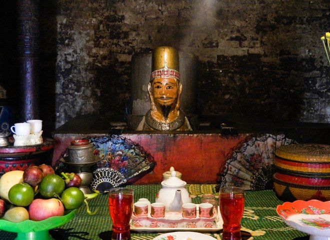 Tượng Vua Po Klong Garai được thờ trong Tháp chính - Nguồn: www.ninhthuan.gov.vn