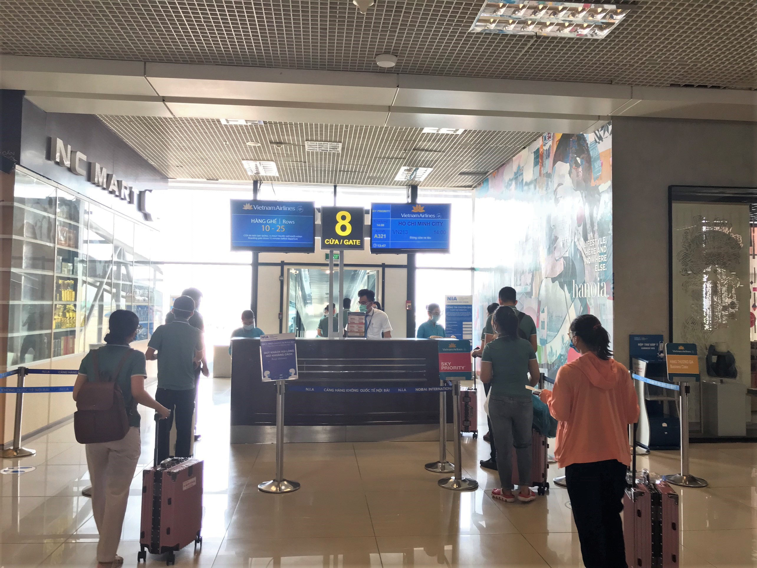 Chiều 24.7, Vietnam Airlines tiếp tục chở lực lượng y tế đến phía nam chống dịch
