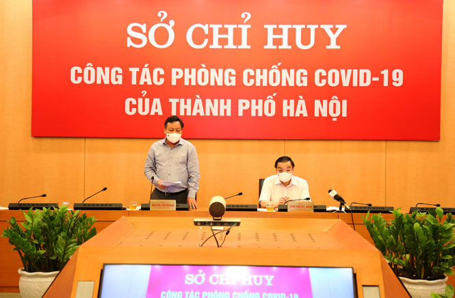 Phó Bí thư Thành ủy Hà Nội Nguyễn Văn Phong phát biểu tại cuộc họp.